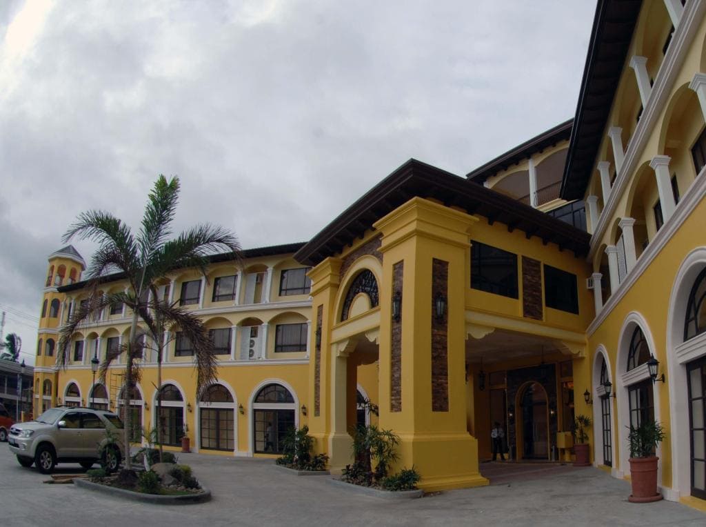 Planta Centro Bacolod Hotel & Residences, hotels in bacolod, hotels in bacolod city, cheap hotels in bacolod