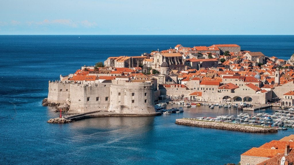The Atlas Shuttle Bus from Dubrovnik Airport , dubrovnik airport to city, dubrovnik airport to old town, dubrovnik airport to city center, dubrovnik airport transfer, dubrovnik airport bus, dubrovnik airport shuttle bus, bus to dubrovnik airport, How To Get From Dubrovnik Airport to City Center