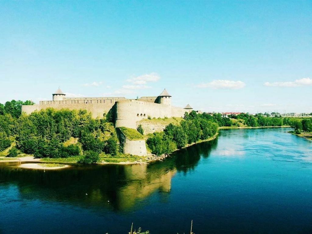 Russia travel tips, things to know before visiting Russia, facts about Russia, NARVA, 