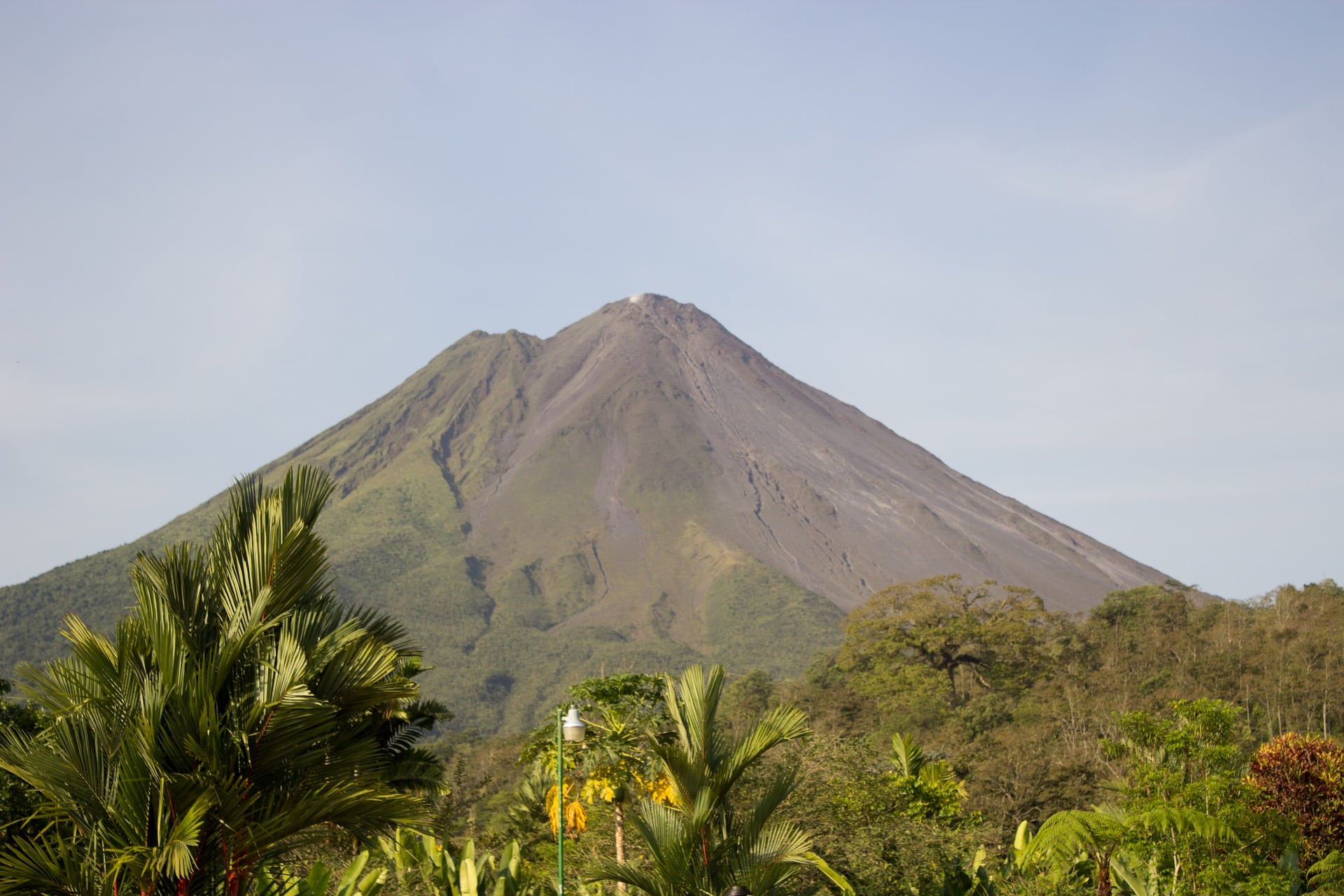 How To Get From Monteverde to La Fortuna - All Possible Ways, cheapest way from Monteverde to La Fortuna, Monteverde to La Fortuna, Monteverde costa rica to La Fortuna, Monteverde to La Fortuna bus, Monteverde to La Fortuna costa rica