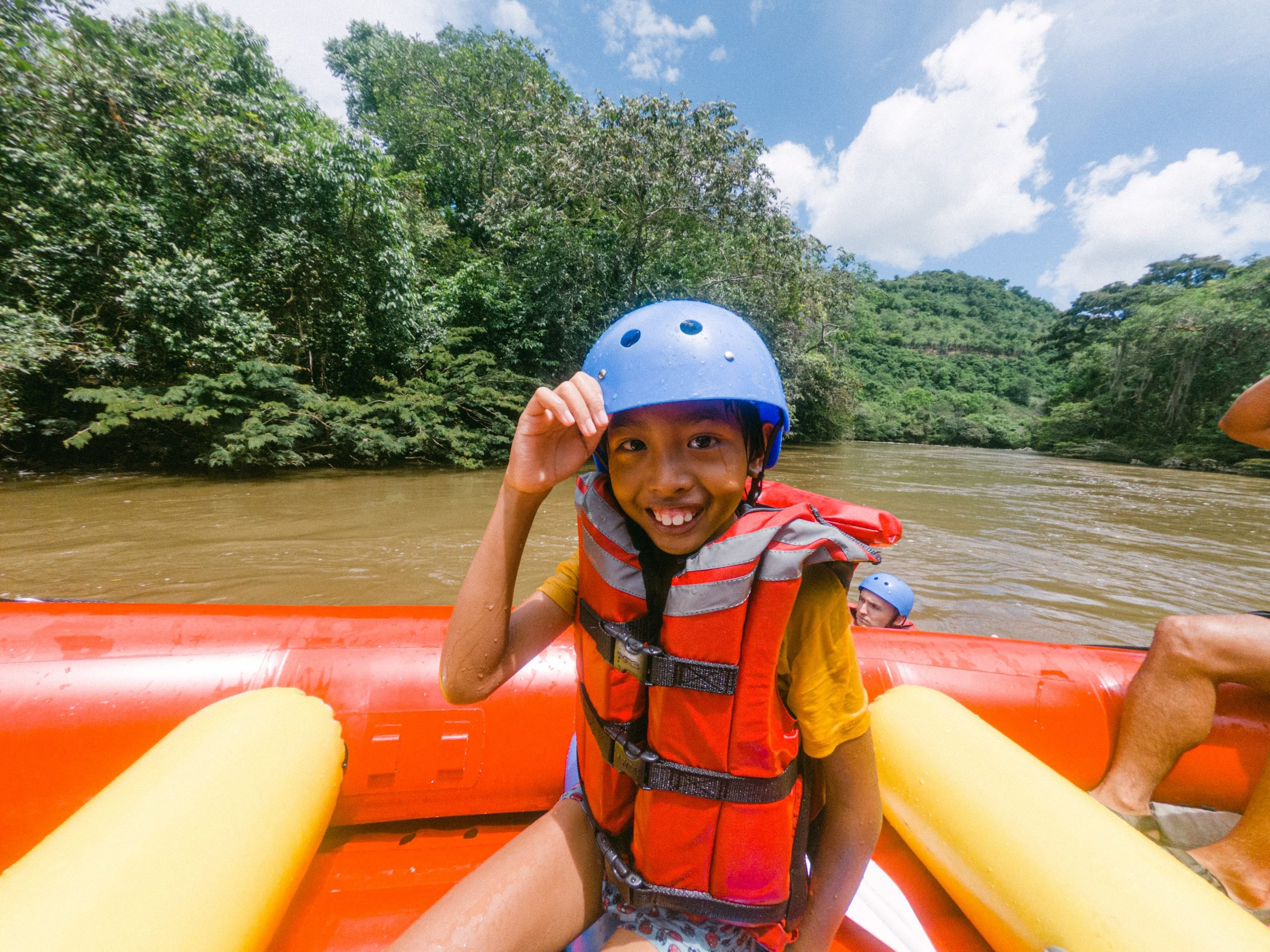 Rafting in San Gil, booking activities to din San Gil, things to do in san gil colombia, what to do in san gil, san gil colombia, adventure in san gil, prices activities in san gil, Macondo Hostel, Macondo Hostel in San Gil, where to stay in San Gil, San Gil hostel, 