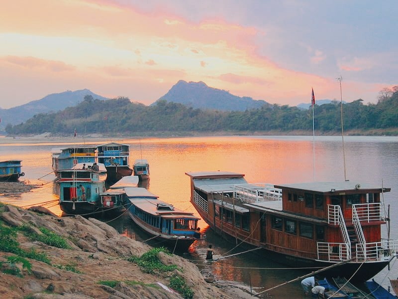 Backpacking Laos, Things to do in Laos, backpacking laos budget, travel guide to laos, hitchhiking in Laos, Laos in a low budget