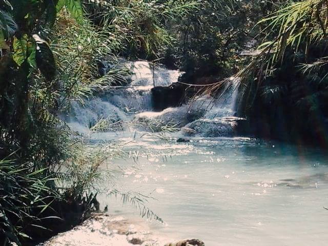 budget travel in Laos, Kuangsi waterfalls