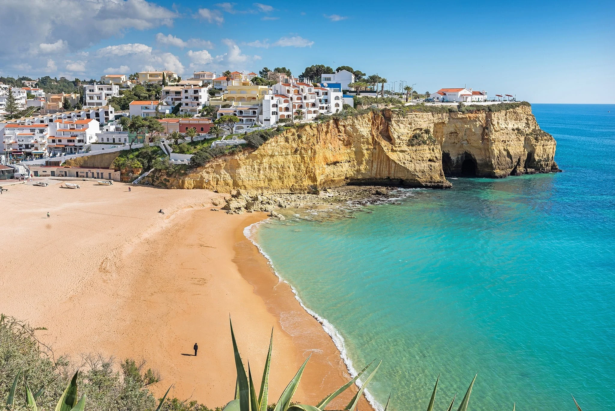 Praia da carvoeiro, instagrammable places in Algarve