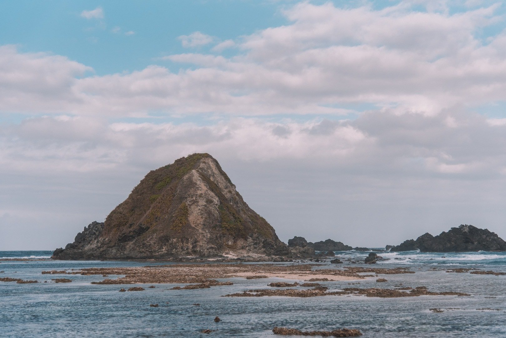 Things to do in Pagudpud, Dos Hermanos Island, Beaches in ilocos Norte, Ilocos Norte beaches