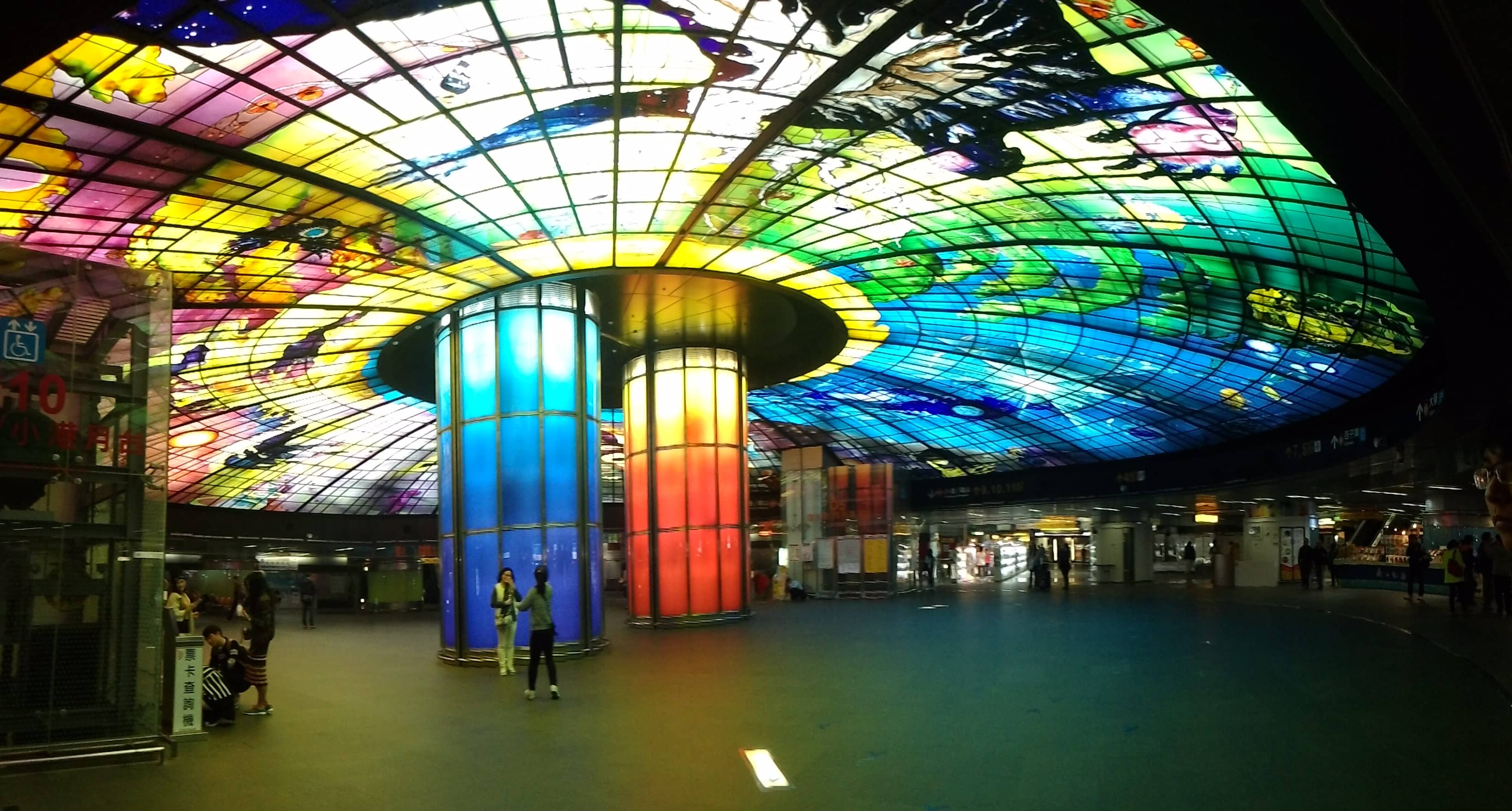 Formosa Boulevard MRT Station in Kaohsiung, instagrammable places in taiwan,