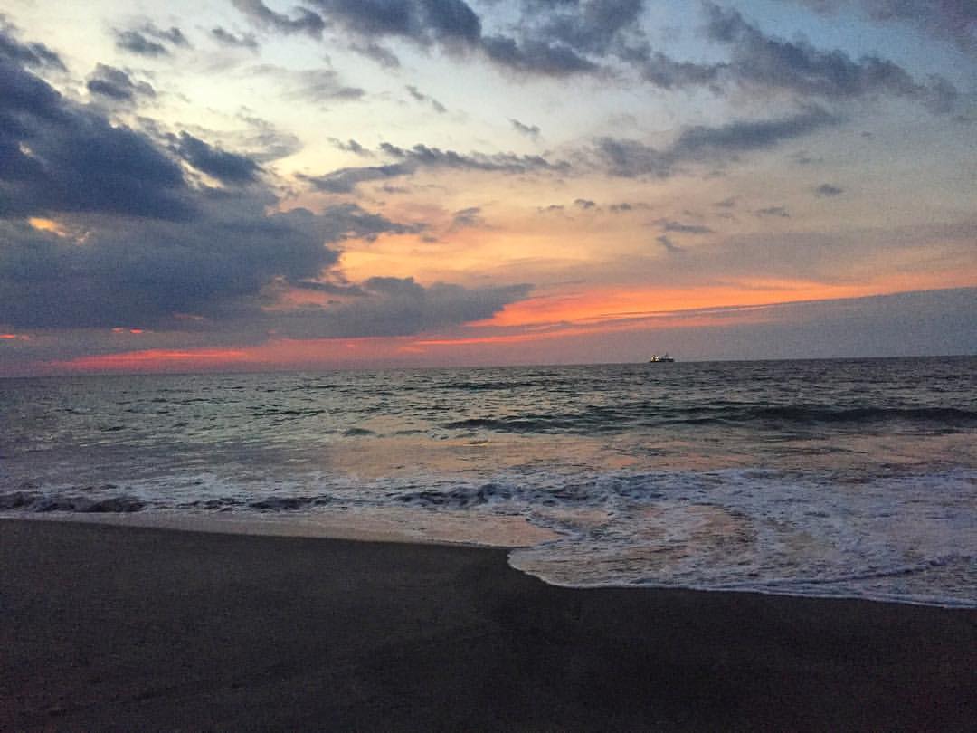 Liwliwa Beach, beaches in Zambales