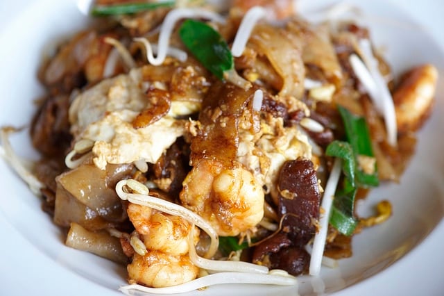 Char kuey teow, malaysian food, malaysian dishes, Singapore travel tips, things to know before visiting Singapore, facts about Singapore