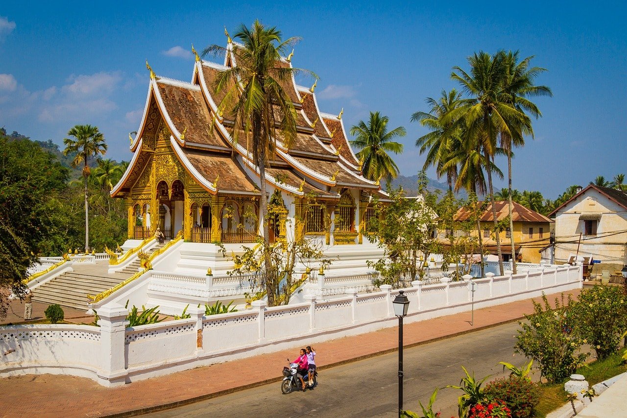 Laos travel tips, things to know before visiting Laos, facts about Laos,