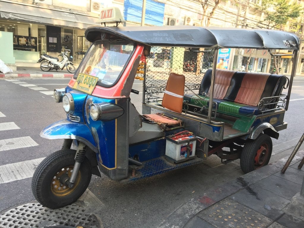how to move around Bangkok tuk tuk, tuk tuk, suvarnabhumi airport to khao san road, bangkok airport to khao san road, bangkok airport bus, bangkok airport rail link, bangkok airport to city