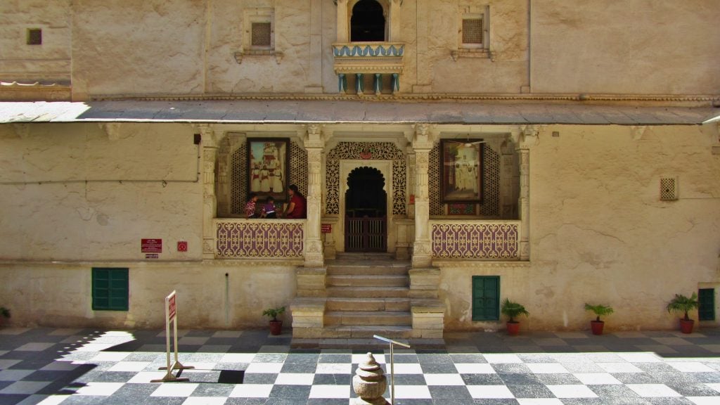 Udaipur travel guide, things to do in Udaipur,, Bagore Ki Haveli