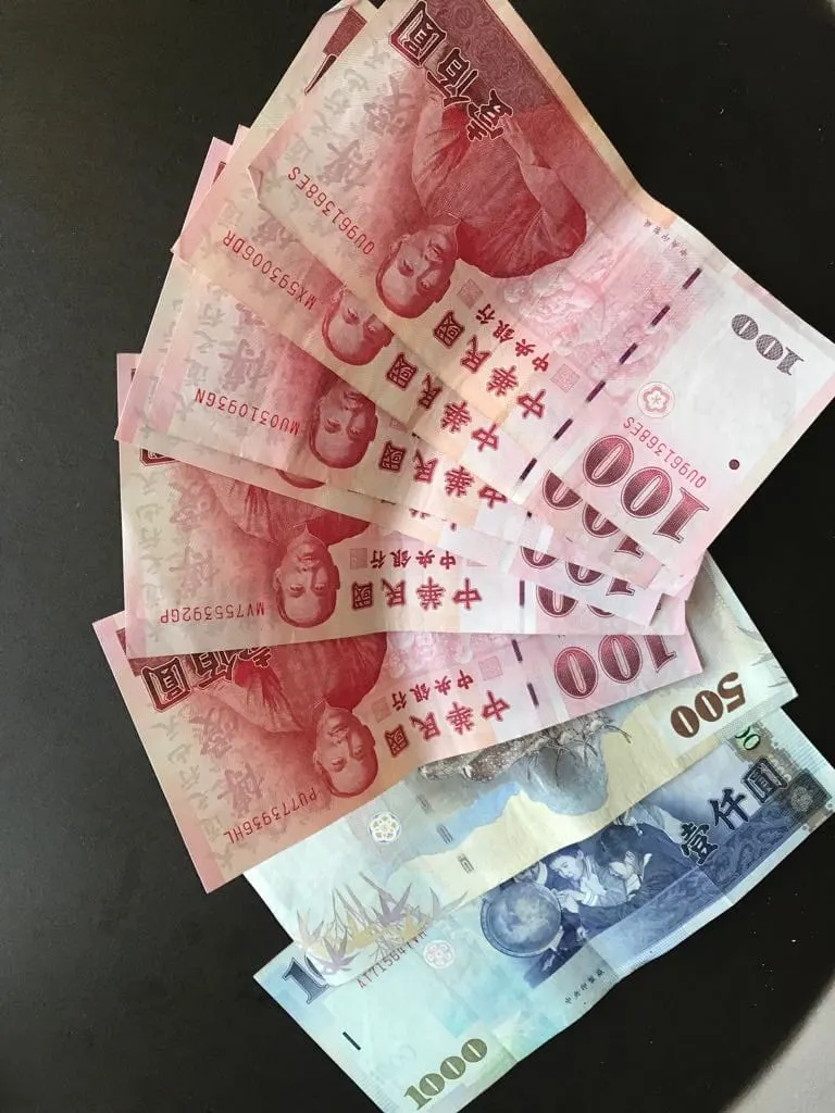 Things to know before visiting Taiwan, Cash in Taiwan