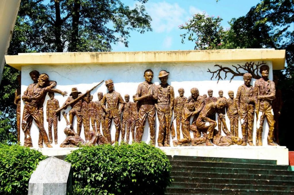 Death_March_Monument_-_Capas_Tarlac_
