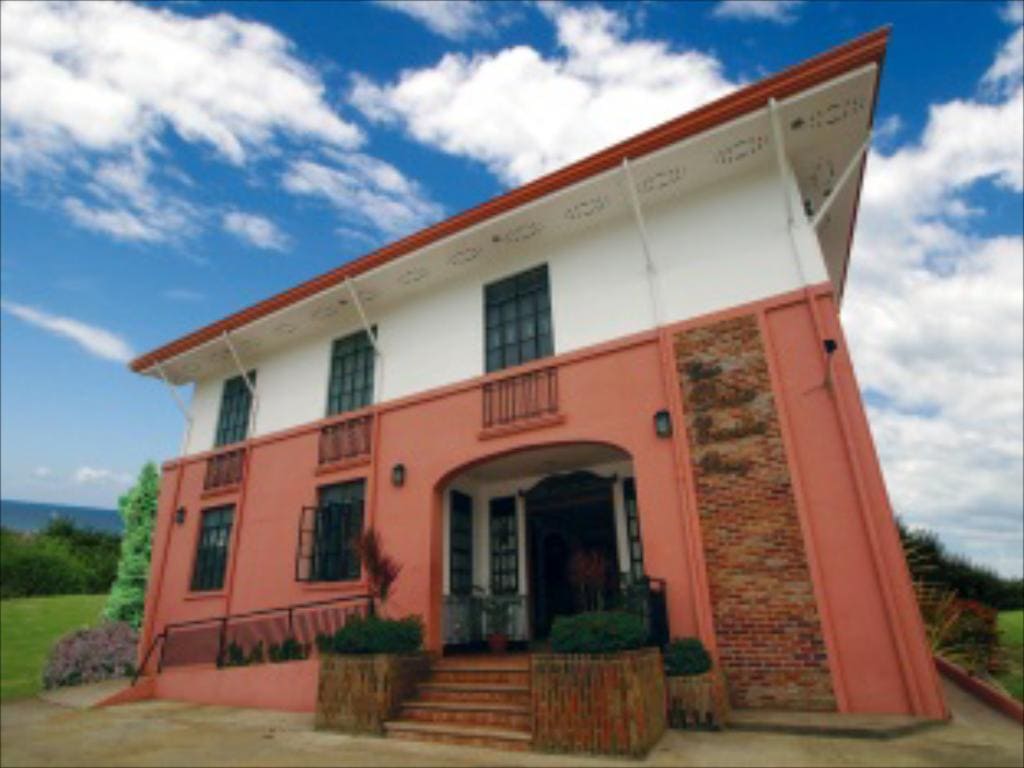 Casa Dona Emilia Bed and Breakfast, Laoag hotels, hotels in Laoag, where to stay in Laoag