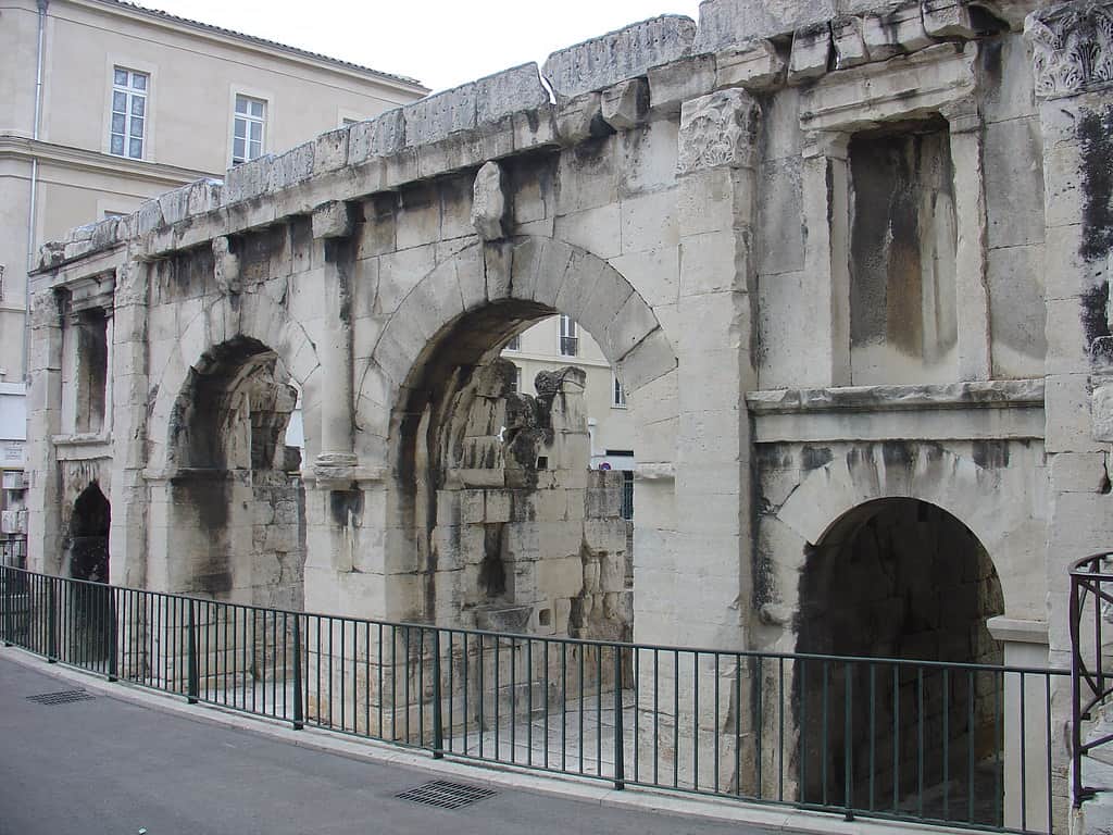 Things to do in Nimes, Nimes Tourist Spots, Porte d'Auguste