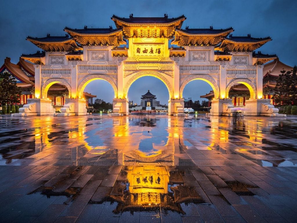 Most Instagrammable Places in Taipei, Instagram Spots in Taipei, Liberty Square Arch