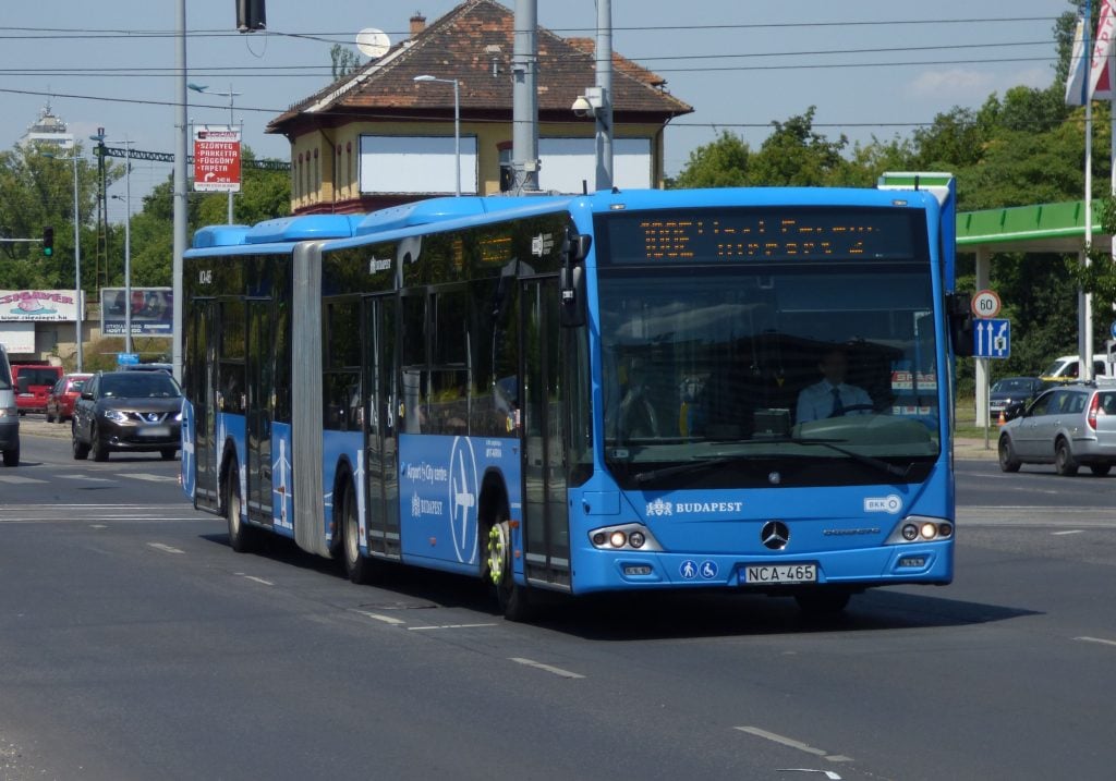 cheapest way from Budapest airport to city center, Bus 100E Budapest, budapest airport to city, budapest airport to city center, budapest airport transfer, budapest airport shuttle, budapest airport bus, budapest airport to city taxi, How To Get From Budapest Airport To City Center