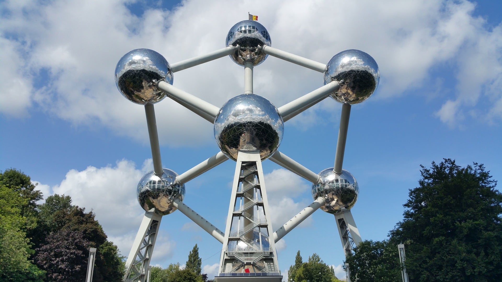 8 Worst Cities To Travel In Europe, 7 Tourist Traps to Avoid in Brussels (Travel Guide) And How To Avoid Them
