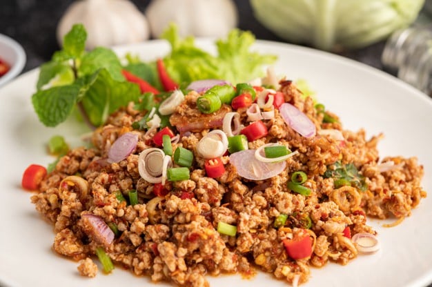 Laos travel tips, things to know before visiting Laos, facts about Laos, Larb Meat Salad