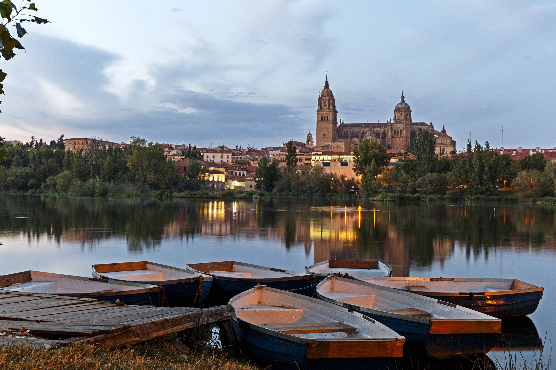 How To Get From Madrid Airport To Salamanca - All Possible Ways