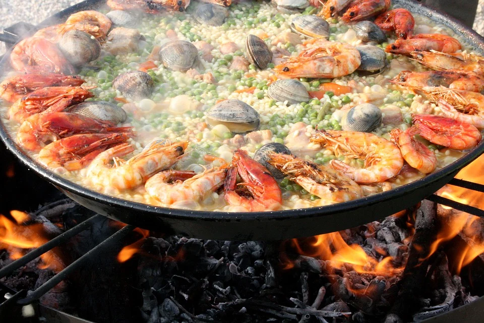 Paella, Spanish Food, spanish cuisine, traditional spanish food, food in Spain, Spanish dishes