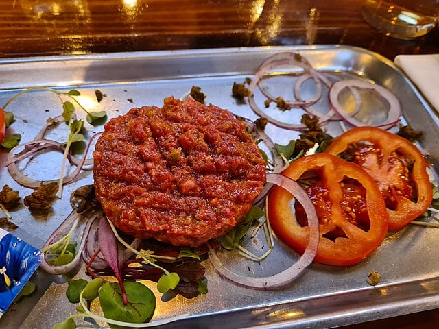 Belgium Food, Belgium cuisine, Traditional Belgium Food, food in Belgium, Belgium dishes, Belgian food, Belgian dishes, Belgian cuisine, fillet americain