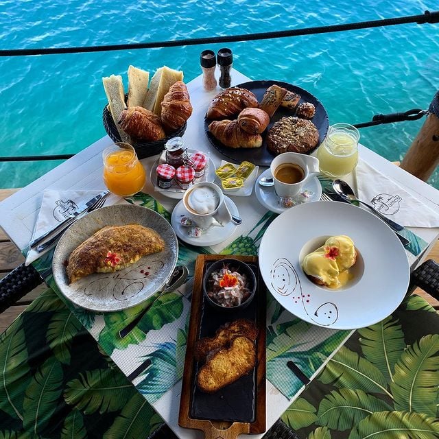Saint James Bora Bora, Bora Bora restaurants, restaurants in Bora Bora, plant based restaurants in Bora Bora, vegetarian restaurants in Bora Bora, vegan restaurants in Bora Bora, Bora Bora food, where to eat in Bora Bora, vegan in Bora bora, vegetarian in Bora Bora
