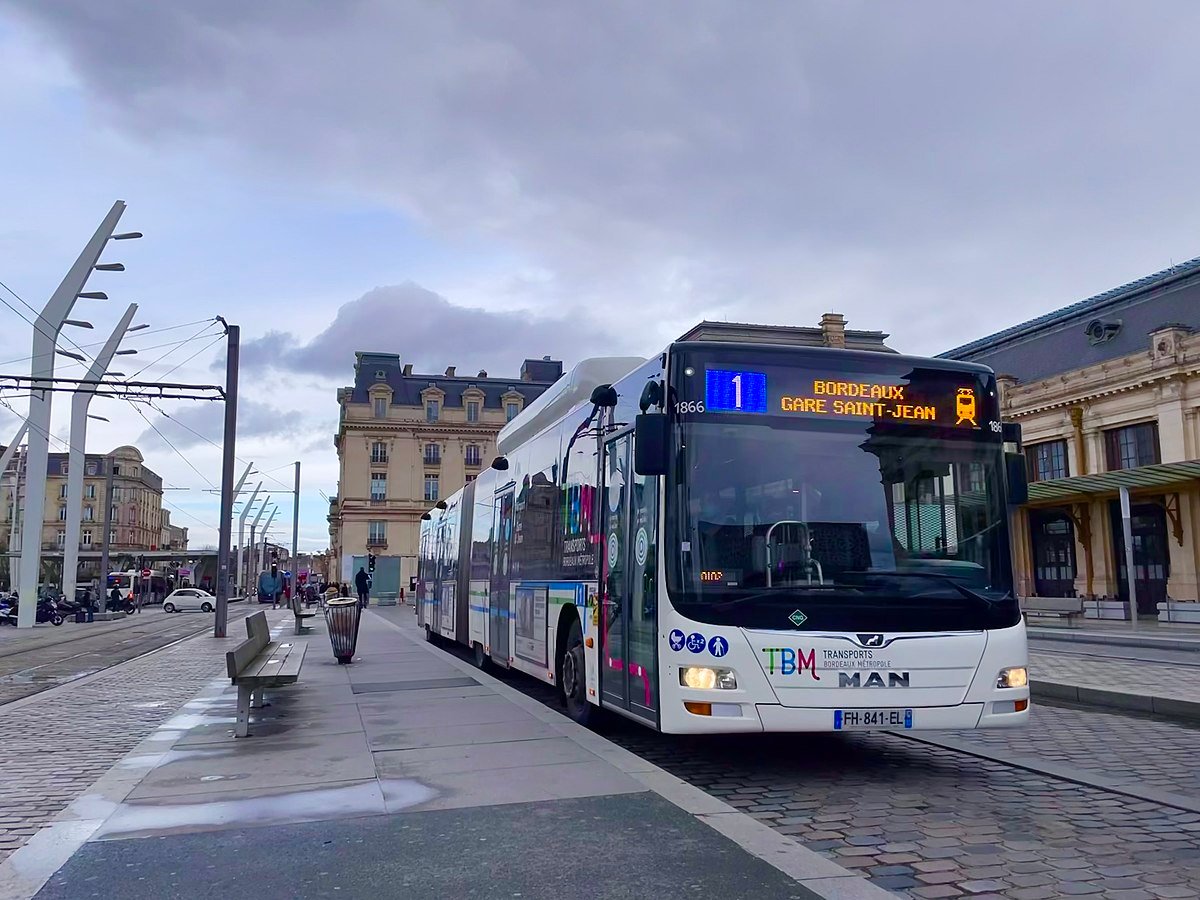 How To Get From Bordeaux Airport To City Center - All Possible Ways, cheapest way from Bordeaux airport to Downtown, cheapest way from Bordeaux airport to city, Bordeaux airport to city center, Bordeaux airport to Bordeaux, Bordeaux Bus Airport, bus from Bordeaux airport to city center, shuttle bus from Bordeaux airport to city center, 30 Direct Shuttle Bus Bordeaux Airport to Bordeaux Train Station, Bus Number 1 Bordeaux airport