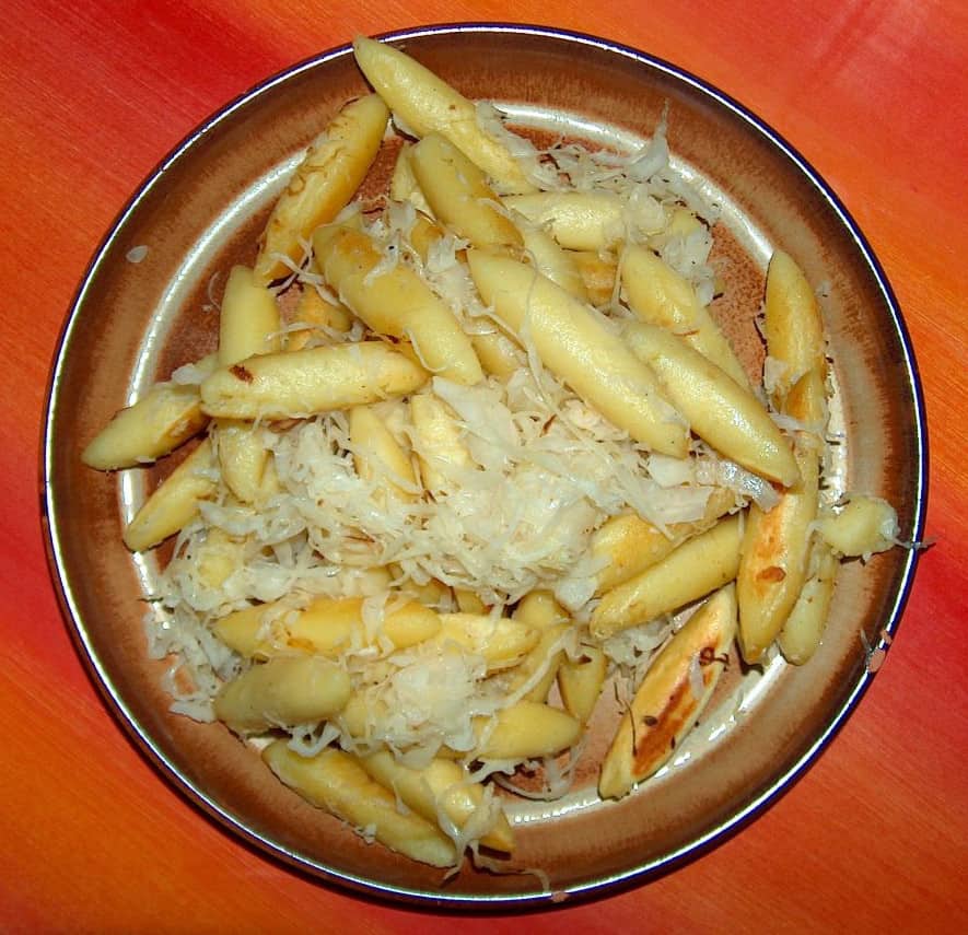 Schupfnudeln mit Sauerkraut , vegetarian food in Germany, vegan food in Germany, German vegetarian dishes, vegan in Germany, vegetarian in Germany, plant based food in Germany