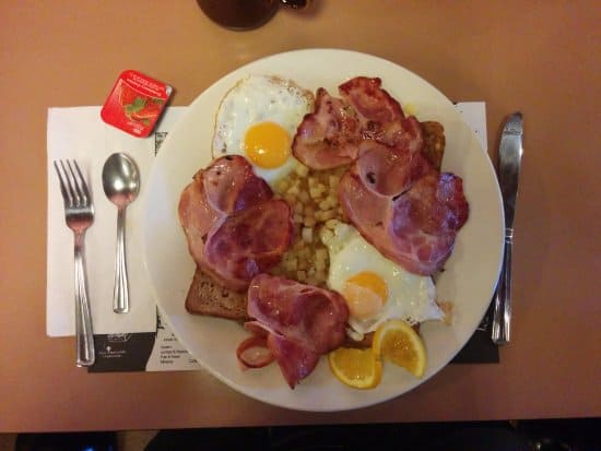 10 Countries Foodies Should Avoid (and the Delicious Alternatives to Visit Instead) 6 Yukon Bacon Canadian Breakfast