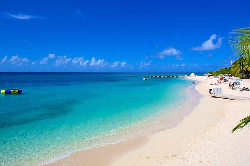 Ocho Rios vs Montego Bay - Best 5 Reasons to Choosing Your Next Jamaican Holiday Spot