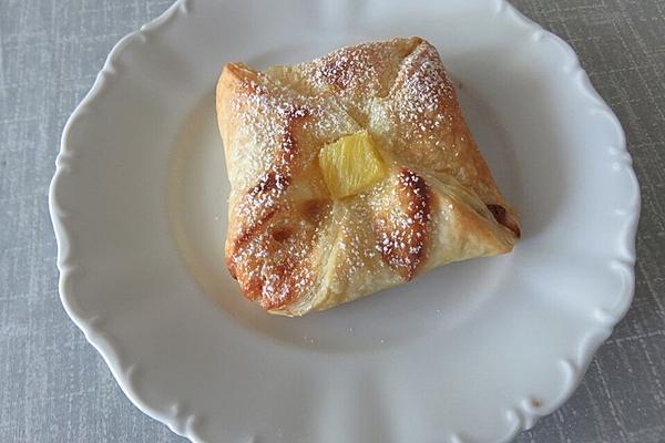 Quark-tasche or German Cheese Pastry- Bienenstich / Bee Sting Cake