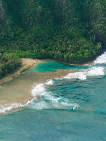 10 Common Mistakes to Avoid in Hawaii and How to Avoid Them, Kauai vs Maui: Which Hawaiian Island is Right for You?