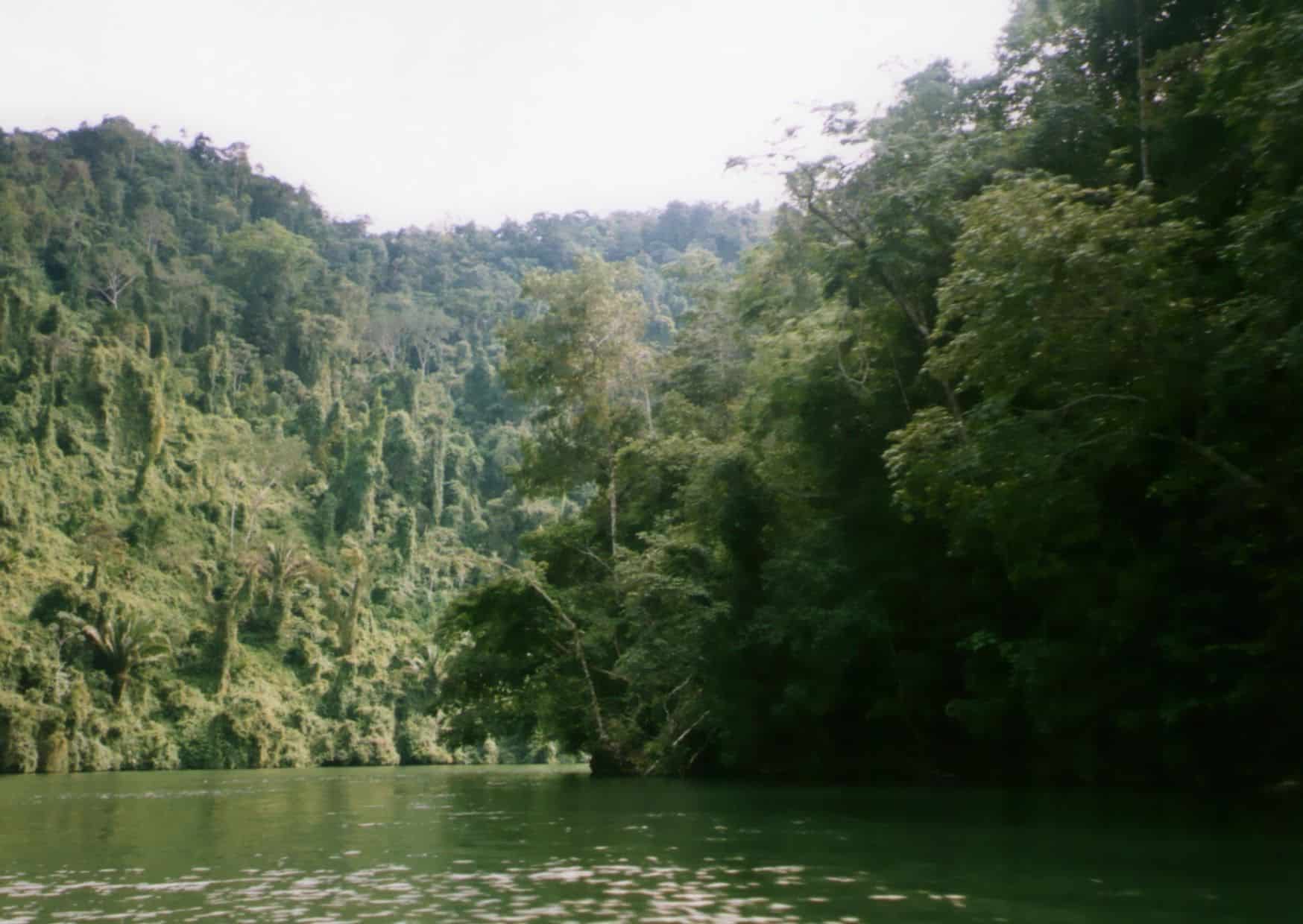 How To Get From Antigua to Rio Dulce Best Way, Antigua to Rio Dulce, cheapest way from Antigua to Rio Dulce, best way from Antigua to Rio Dulce, Antigua to Rio Dulce by bus, bus from Antigua to Rio Dulce, taxi from Antigua to Rio Dulce, private transfer from Antigua to Rio Dulce, Shared Van from Antigua to Rio Dulce, rent a car at Antigua, public buses from Antigua to Rio Dulce,