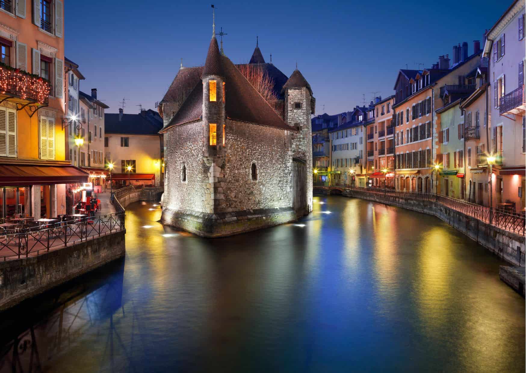 Europe Travel Hacks You Wish You Knew Before Booking That Flight 7 https://www.gamintraveler.com/2024/06/05/tips-for-learning-spanish/, How To Get From Geneva Airport to Annecy Best Way, cheapest way from Geneva Airport to Annecy, cheapest way from Geneva to Annecy, Geneva Airport to Annecy, Geneva to Annecy, bus from Geneva Airport to Annecy, taxi from Geneva Airport to Annecy, uber from Geneva Airport to Annecy, train from Geneva Airport to Annecy, shuttle bus from Geneva Airport to Annecy, private transfer from Geneva Airport to Annecy