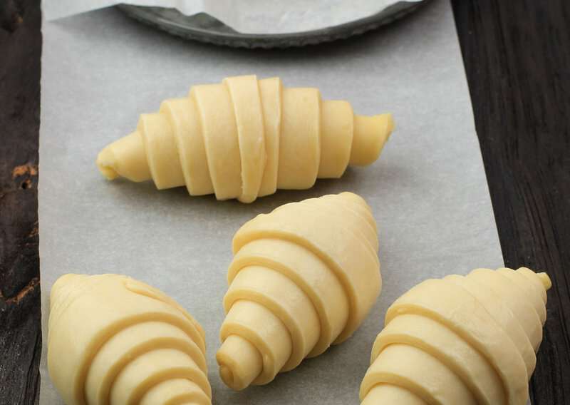 How to Make Homemade Croissant (Recipe Guide) 3 How to Make Croissant – An Authentic Croissant (Recipe Guide)