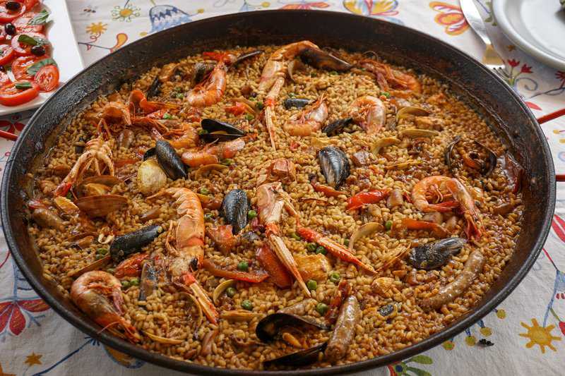 You’re Probably Making Paella Wrong: Here’s the Authentic Spanish Way 1 how to make paella, paella recipe