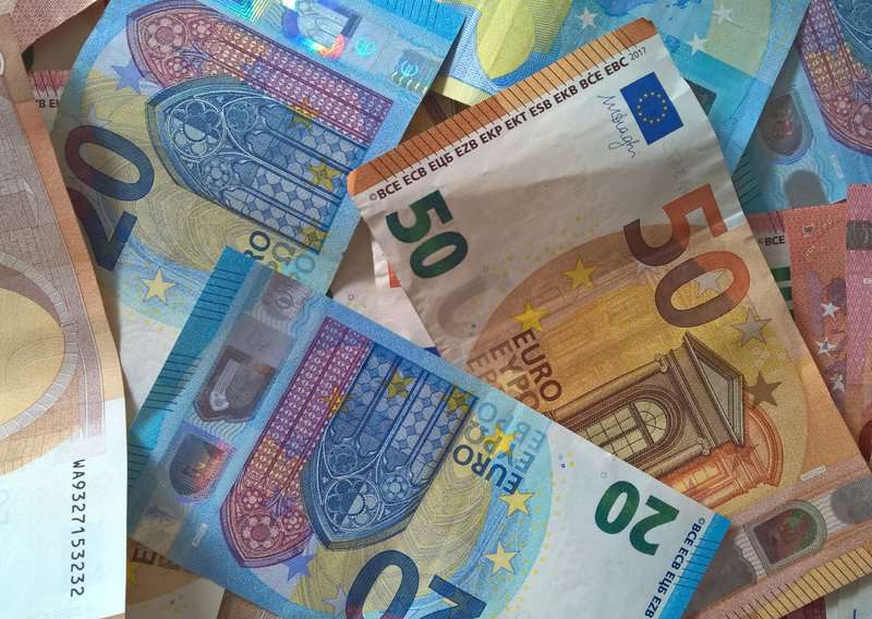 10 Tips On How To Avoid Spending So Much Money Traveling 2 How To Avoid Spending So Much Money Traveling