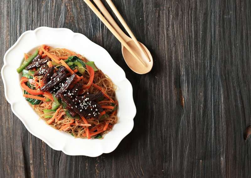 How to Make Japchae &ndash; Authentic Japchae (Recipe Guide)