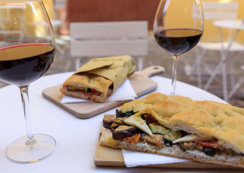 How to Make Schiacciata - Authentic Schiacciata (Recipe Guide) Tips and Calories