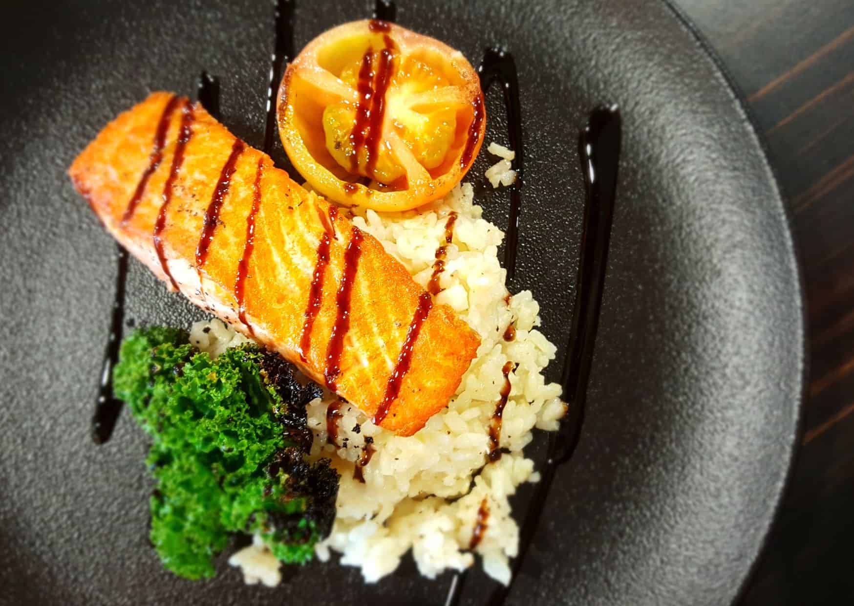 How To Make Garlic Butter Salmon (Recipe Guide) Tips And Calories