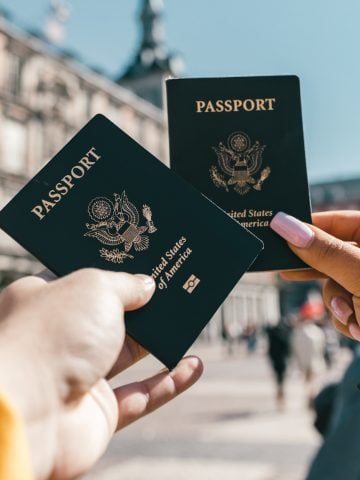 10 Travel Essentials You Should Never Leave Home Without For A trip, 20 Travel Essentials You Might Forget to Pack, 10 Worst Mistakes When Planning Your International Trip and How to Avoid Them, Traveling Abroad, Tips to Travel in Style: Comfort And Elegance, losing-your-passport-15-Unbelievable-Travel-Mishaps-That-Are-Actually-More-Common-Than-You-Think