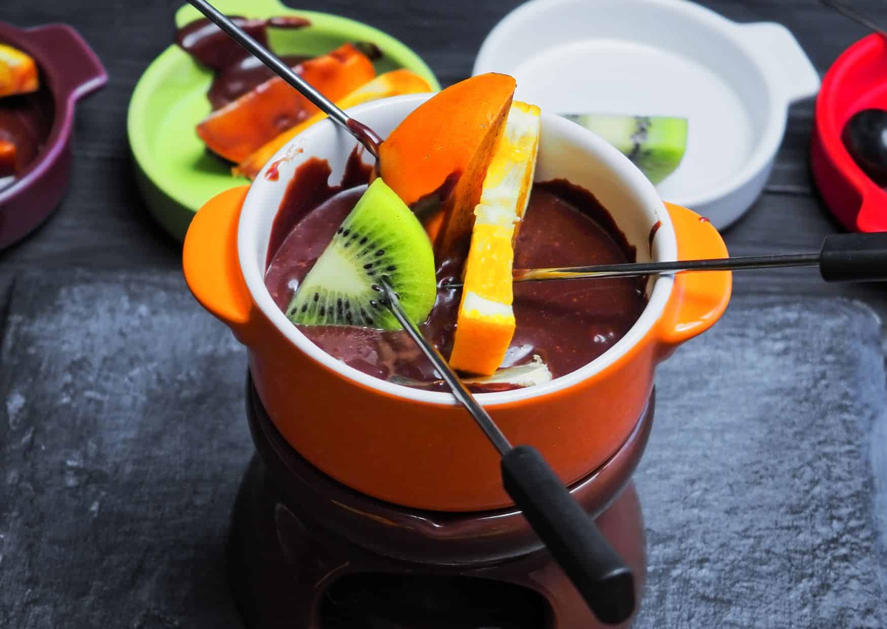 How To Make Chocolate Fondue (Recipe Guide)