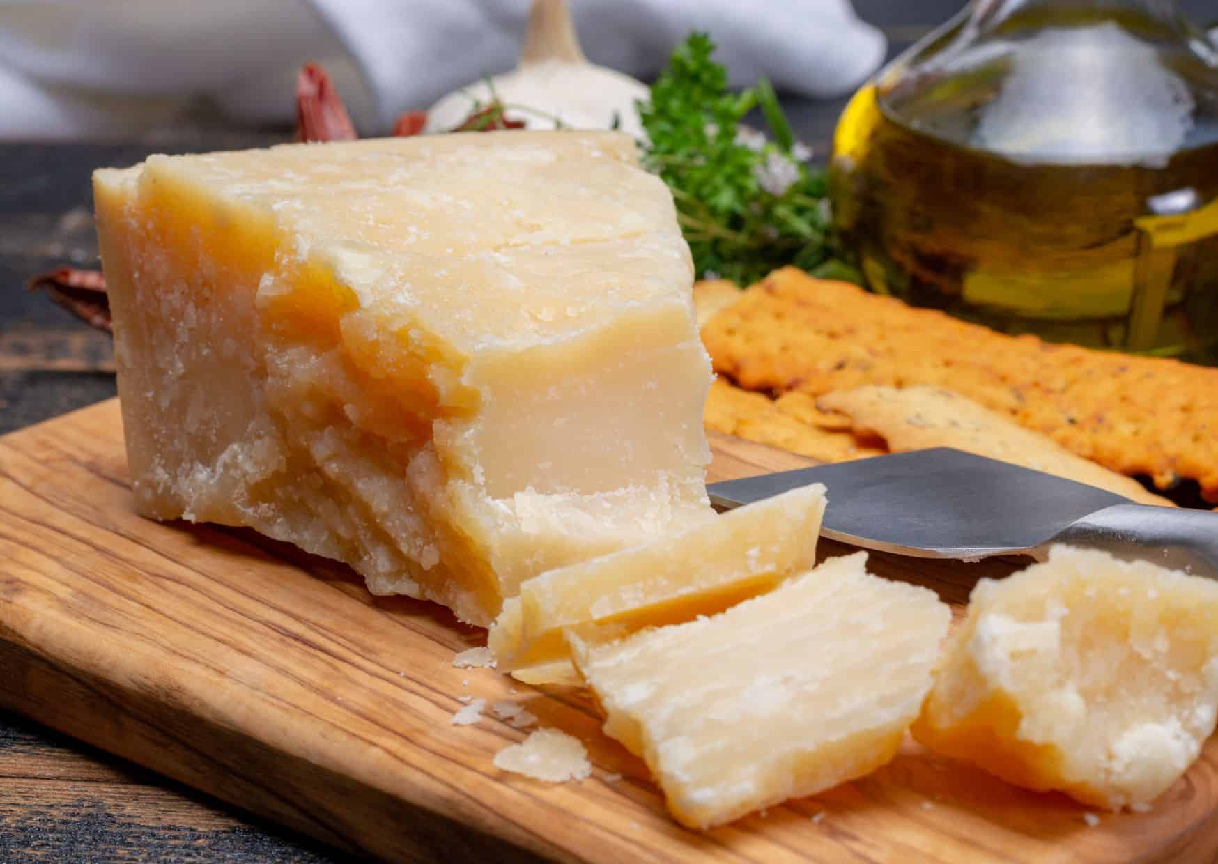 Most Delicious Italian Cheese: How To Make Homemade Parmigiano Reggiano 5 How To Make Homemade Parmigiano Reggiano