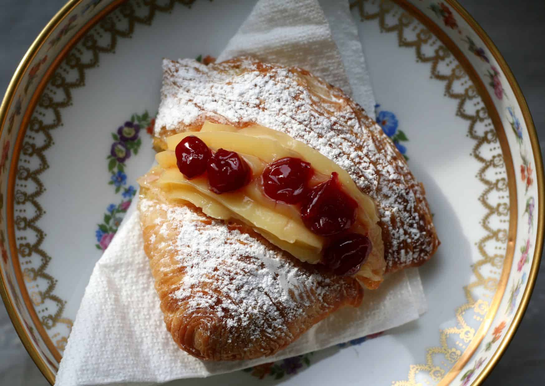 How To Make Homemade Sfogliatella (Recipe Guide)