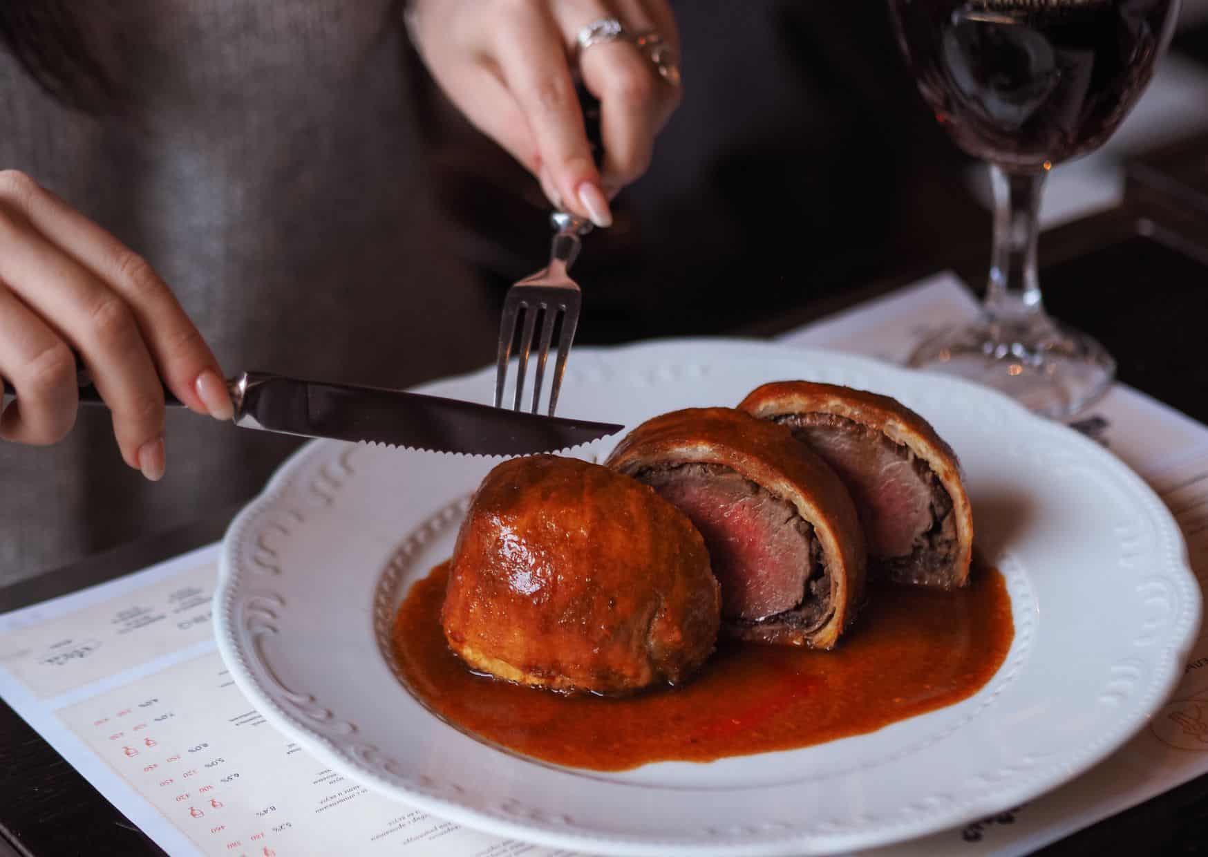 How to Make Beef Wellington (Recipe Guide)