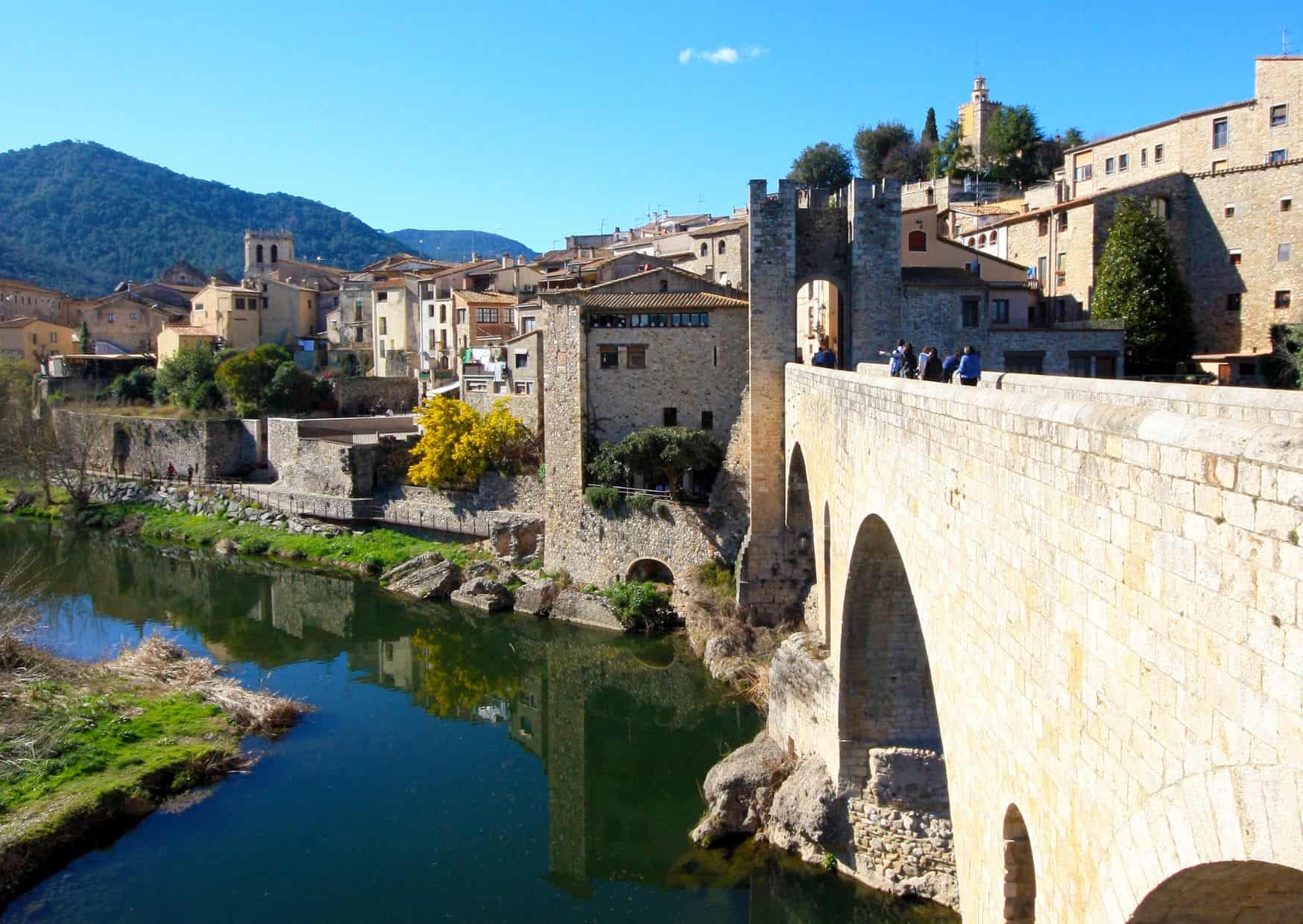 Besal&uacute;