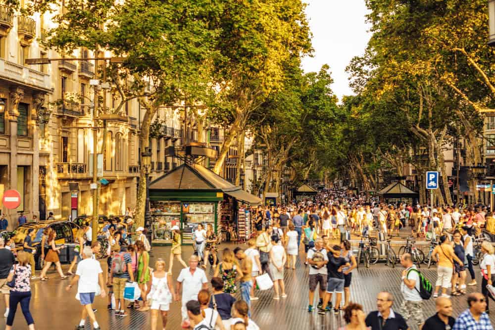 Instagram vs. Reality: 15 Cities That Look Better in Filters Than in Person 12 13 Tourist Traps Europeans Never Visit La Rambla Barcelona