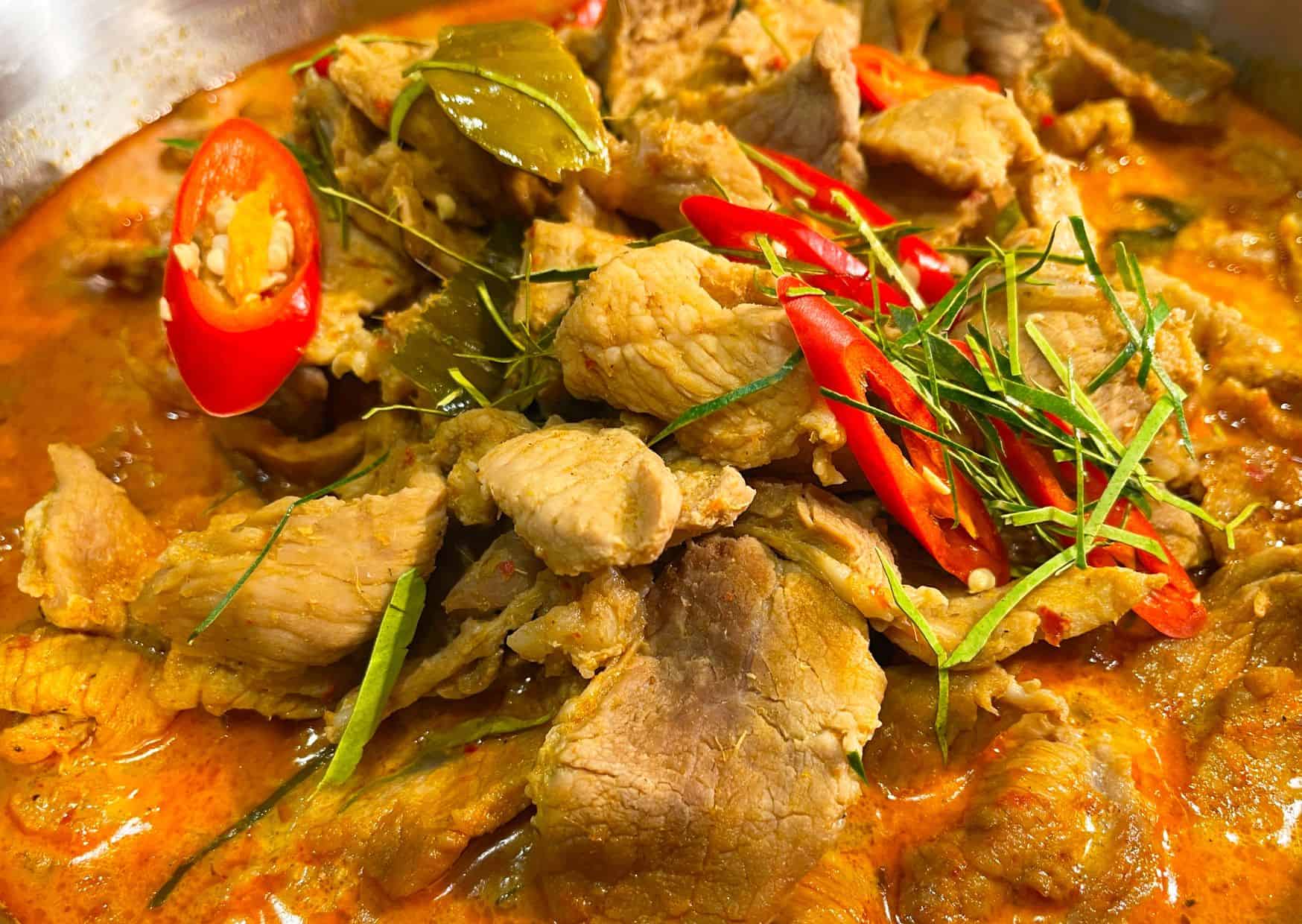 How To Make Thai Red Curry (Recipe Guide)