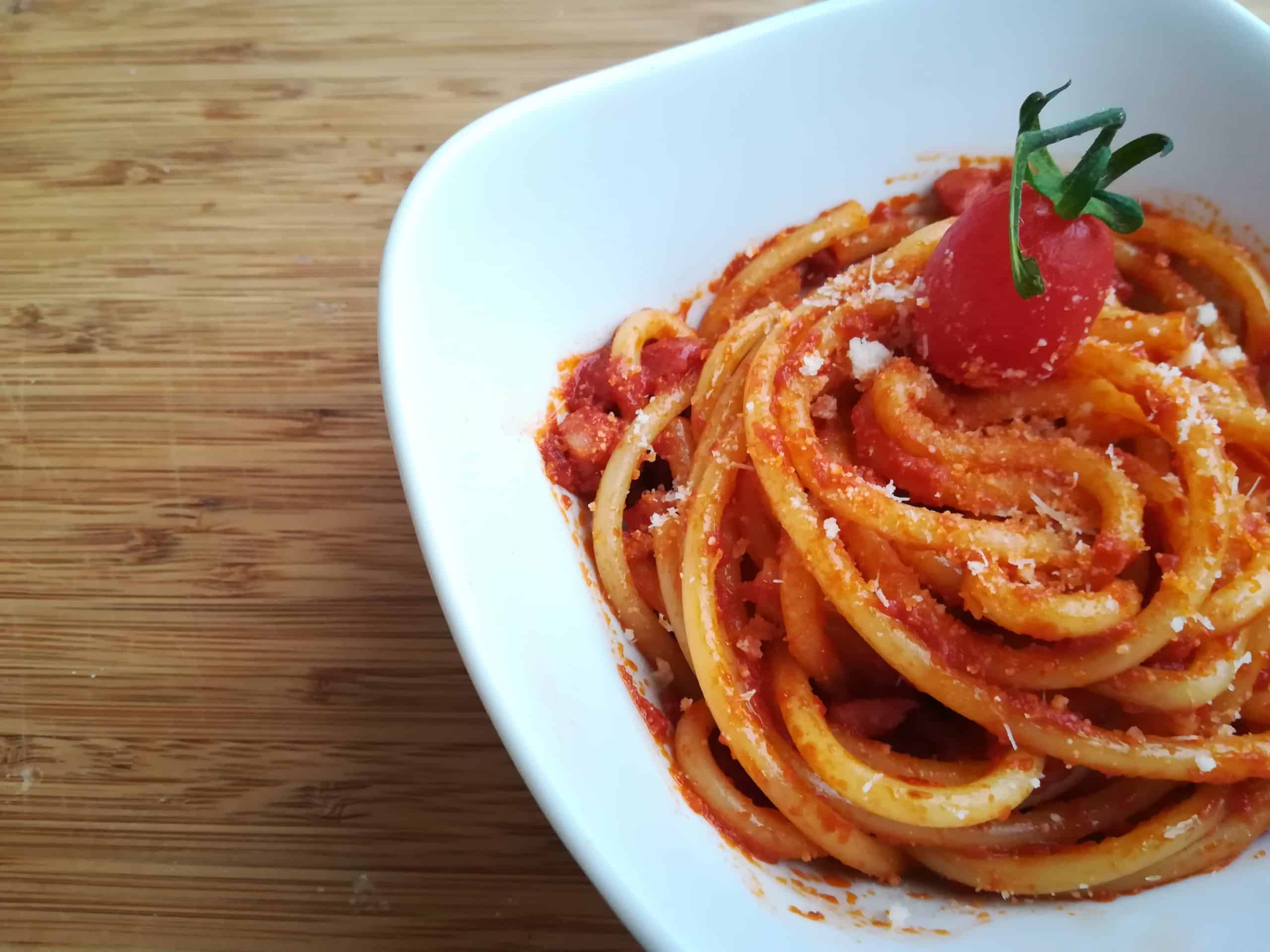 Bucatini allamatriciana scaled